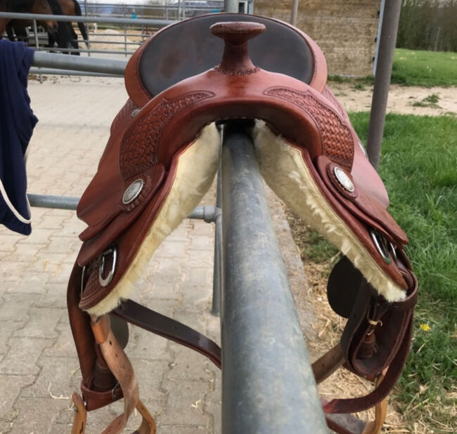 Neuwertiger Westernsattel MJ Western Art Saddlery, MJ Western Art Saddlery  Custom Made ( Allroundsattel), Katja Jud, Westernsattel, Metzingen, Abbildung 3