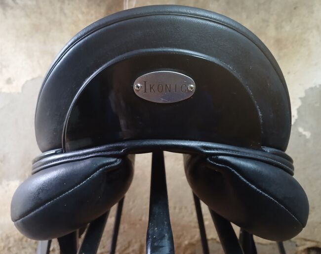 NEW 17 INCH IKONIC DRESSAGE SADDLE, IKonic PRO LINE, Natalie , Dressursattel, Seaton