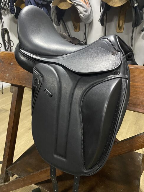 New! Equiline Dressage Saddle, Equiline DR Competition, Sarah I., Dressage Saddle, Hunsel