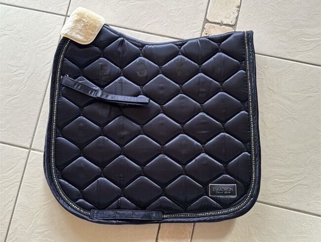 NEU Eskadron Schabracke Classic Sports Navy glossy / satin crystal, Eskadron Classic Sports, Kristin B., Dressage Pads, Herzogenaurach