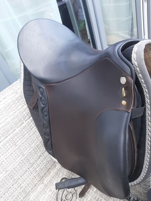 Neu Iberosattel Sommer Dressage Andaluz 17,5 Amazona Compact Comfort 32 Braun Schwarz Barock Juchten, Iberosattel  Dressage Andaluz , Sandra G. , Dressage Saddle, Gilching, Image 13