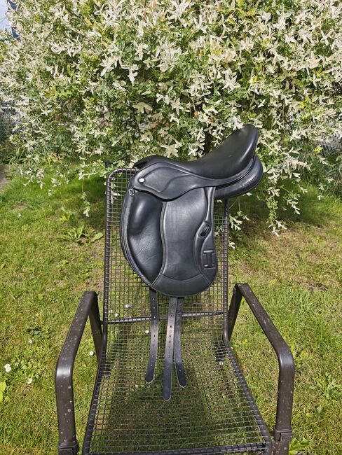 NEU Ikonic Evolution 17,5 Dressursattel DEV01 Monoblatt, IKONIC DEV01, Nadine Semrau, Dressage Saddle, Kreuzlingen