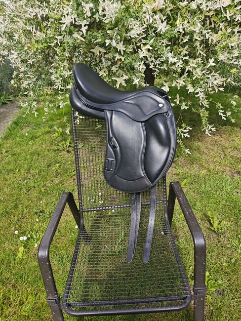NEU Ikonic Evolution 17,5 Dressursattel DEV01 Monoblatt, IKONIC DEV01, Nadine Semrau, Dressage Saddle, Kreuzlingen, Image 3