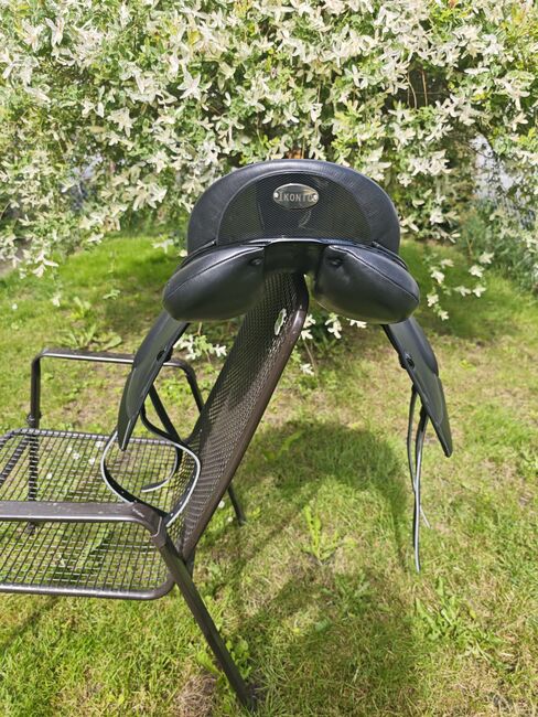 NEU Ikonic Evolution 17,5 Dressursattel DEV01 Monoblatt, IKONIC DEV01, Nadine Semrau, Dressage Saddle, Kreuzlingen, Image 6