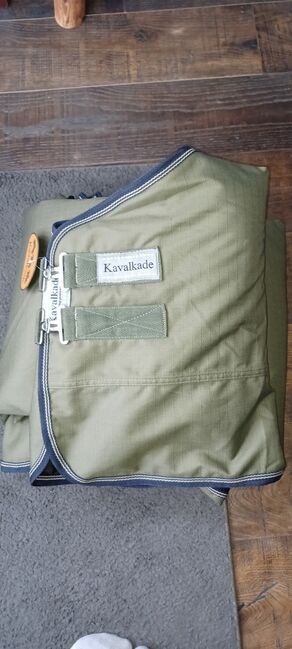Neue Outdoordecke Regendecke Winterdecke Kavalkade Monteral olive 125 200 g Füllung, Kavalkade  MONTREAL, Christian , Horse Blankets, Sheets & Coolers, München