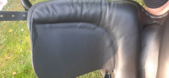 Niedersüß Crescendo, NEUWERTIG, 17,5", mittlere Kammerweite, Niedersüß  Crescendo, Karmen, Dressage Saddle, Neulengbach , Image 2