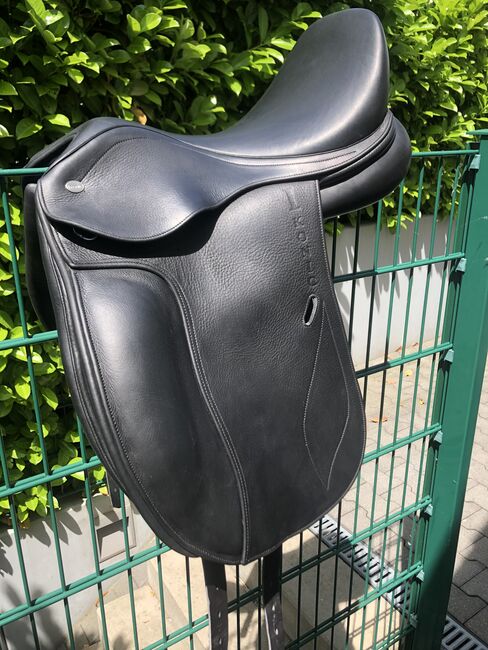 Neuer Dressursattel Iconic, Iconic  Pro Evolution DR dubliert 17,5, Jana Frenzel-Greif, Dressage Saddle, Essen