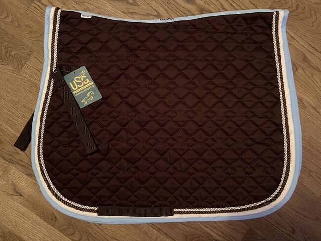 Neue Dressurschabracke von USG, Großpferd, USG, Daniela Gruber, Dressage Pads, Brombachtal