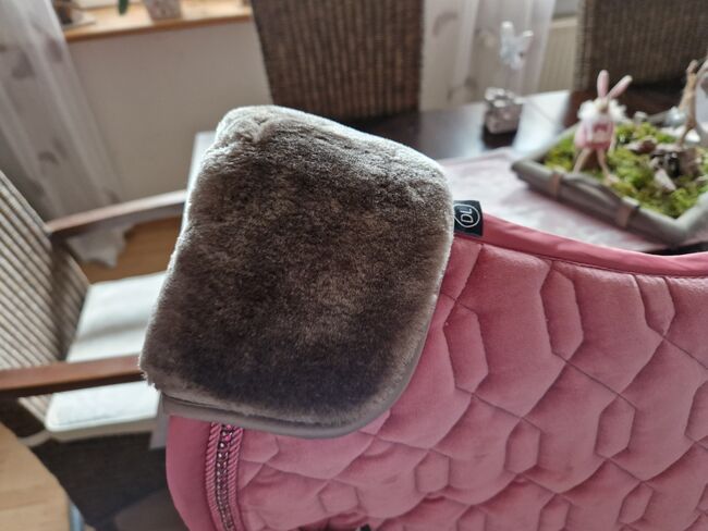 Neue Eskadron Velvet Crystal Rouge WB/ DR, Eskadron Velvet Rouge, Silke, Dressage Pads, Rieps, Image 2