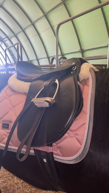 Neuer Vs Sattel German Riding 17,5 Zoll, German Riding, Privat, All Purpose Saddle, Wurzen