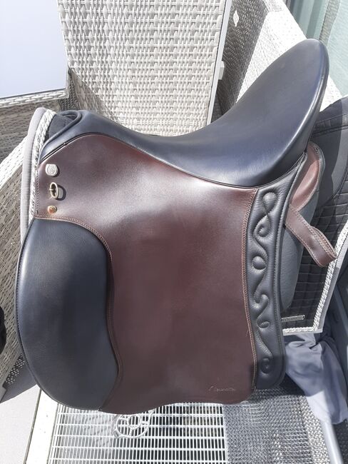 Neu Iberosattel Sommer Dressage Andaluz 17,5 Amazona Compact Comfort 32 Braun Schwarz Barock Juchten, Iberosattel  Dressage Andaluz , Sandra G. , Siodła ujeżdżeniowe, Gilching, Image 18