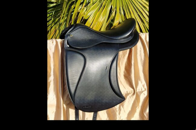 neuer Dressursattel Hidalgo Mallorca Spezial; passt sich perfekt an, Hidalgo Mallorca Spezial, Kerstin Heyn - Feine Reitkunst (Sprint GmbH - Feine Reitkunst), Dressage Saddle, Freiburg