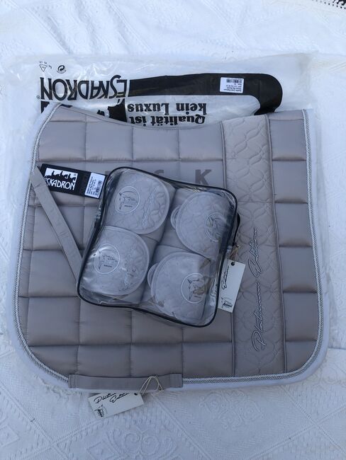 NEU ESKADRON SET Platinum 2018 nude Glitter Schabracke DL Abschwitzdecke XL 155cm beige WB Glitzer, Eskadron, Hermine, Dressage Pads, Bremen, Image 2