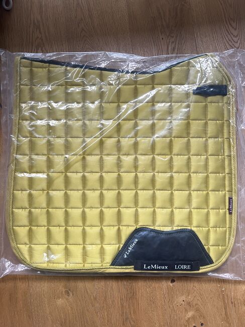 Neue Lemieux Schabracke Dressur WB Dijon Loire, LeMieux Loire Satin Square, Andrea, Dressage Pads, Nagold, Image 2