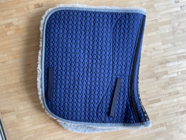 NEU Mattes Lammfell Schabracke Dressur XL blau Korrektureinlagen, Mattes, Jenny, Dressage Pads, Duisburg, Image 7