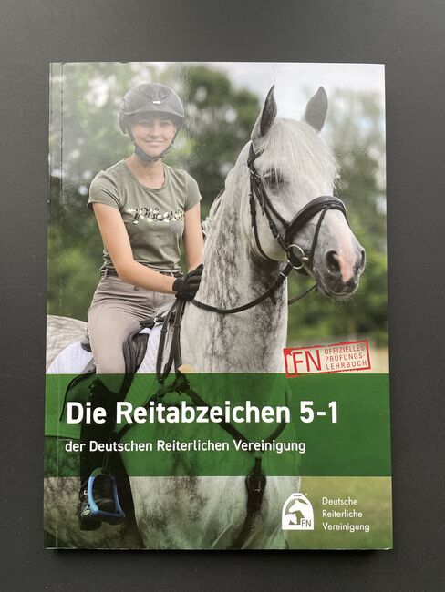 Die Reitabzeichen 5-1 FN Buch, Julia, Książki, Verl