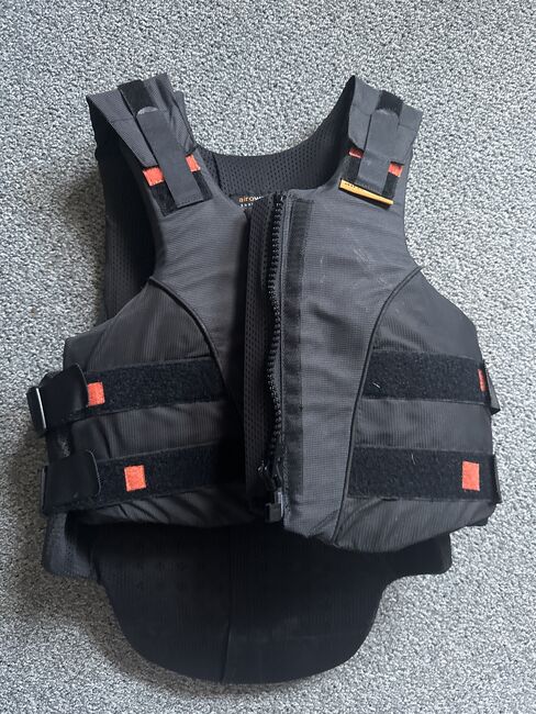 Geländeweste, Sophia Huber, Safety Vests & Back Protectors, Böblingen 