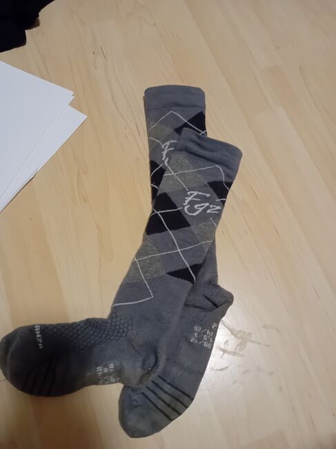 Eine reitweste und ein öaar reit socken weste noch nie getragen socken erst 1 mal, Esprit , Paula, Shirts & Tops, Kuddewörde, Image 3