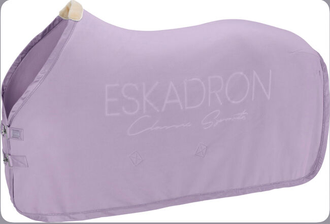 Suche einige Sachen aus der classics sports 2022 in der Farbe silk purple, Eskadron , Eva Mayr , Dressage Pads, Haagen, Image 2