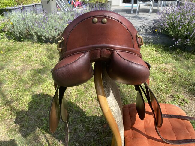 Original brauner Ibero Amazona Premium Line Sattel,32 er Kammer,18er Sitz,V-Gurt, Ibero Ibero Amazona Premium Line, Susanne von Gersdorff, Dressage Saddle, Hennigsdorf, Image 2