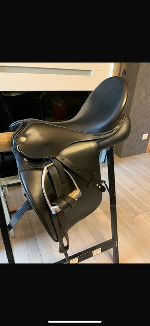 Otto Schumacher Profi Dynamic E Dressur sattel, Otto Schumacher  Profi Dynamic E , Manuela , Dressage Saddle, Krefeld , Image 3