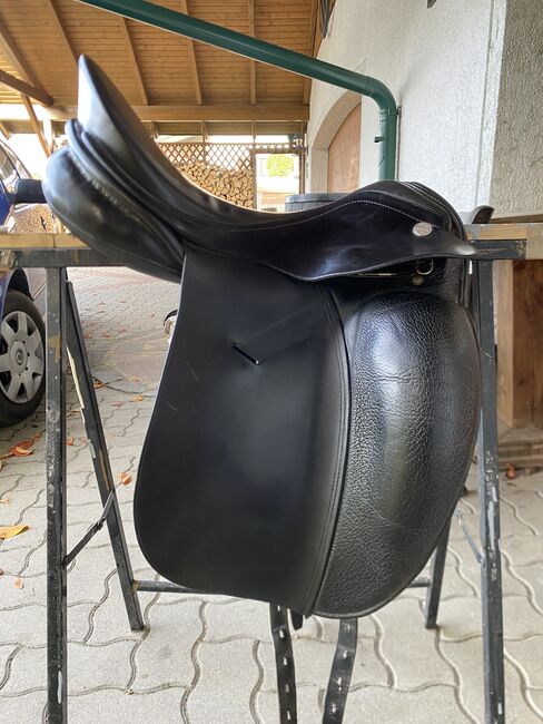 Ouvertüre Niedersüß, Steigbügel und Gurt, Ouvertüre Niedersüß, Elena Legl-Perzi, Dressage Saddle, Groß-Taxen, Image 12