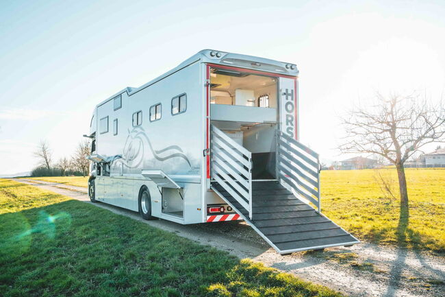 Pferdetransporter Mercedes Actros 1832 Horsetruck Wohnmobil Tiertransporter Viehtransporter, Dickenherr Dickenherr Actros, Gerhard Strobel (Dickenherr Trucks und Trailers), Horse Trailers, Baden-Württemberg - Unterschneidheim, Image 7