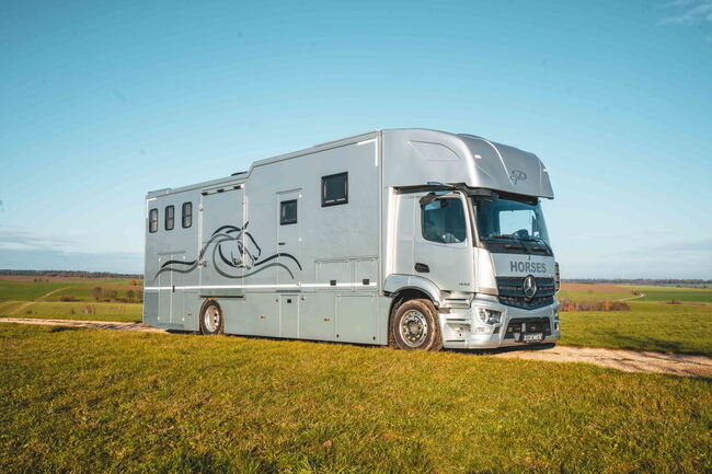 Pferdetransporter Mercedes Actros 1832 Horsetruck Wohnmobil Tiertransporter Viehtransporter, Dickenherr Dickenherr Actros, Gerhard Strobel (Dickenherr Trucks und Trailers), Horse Trailers, Baden-Württemberg - Unterschneidheim, Image 3
