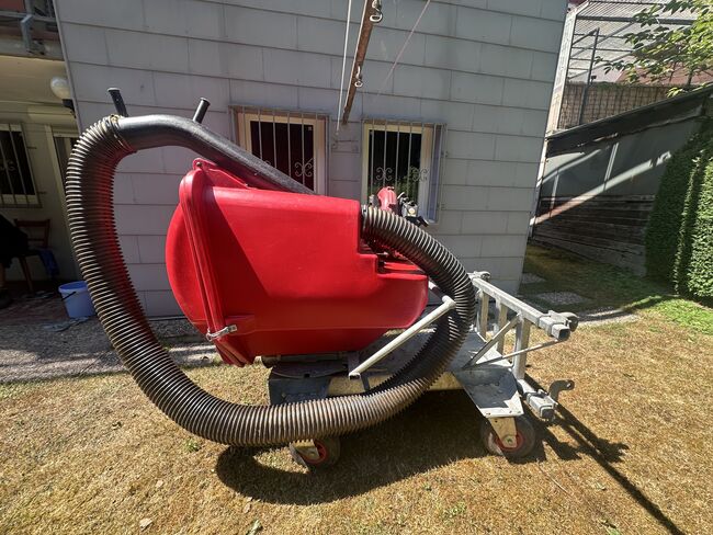 Paddock Cleaner Industriesauger Multisauger Travalgar mit Kawasaki-Motor, Travalgar 01403 273444, Birgit Kölsch, Horse & Stable Mats, Kröppen