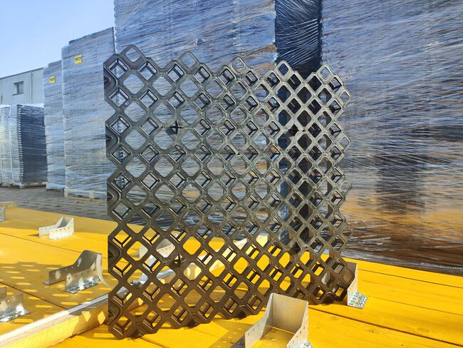 Paddockplatten, Rasengitter, Kiesgitter und Bodenplatten TOP Kunststoffmatten für Reitplätze, Aussenboxen Sp. z o.o (GmbH) Paddockplatten, Rasengitter, Paddockmatten, Pferdematten, AUSSENBOXEN (AUSSENBOXEN), Horse Stables, Wałcz, Image 2