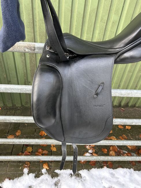 Passier Corona 2 Dressursattel 17 Zoll (2020), Passier Corona 2, Alina S., Dressage Saddle, Waabs , Image 2