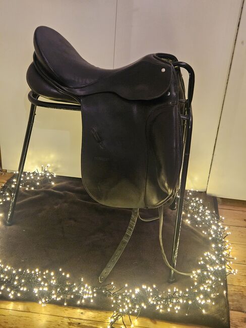 Passier Corona ii 2 zwei Dressursattel 17 Zoll schwarz V-Gurtung und Vorgurtstrippe, Passier & Sohn Corona II, Line, Dressage Saddle, Hamburg