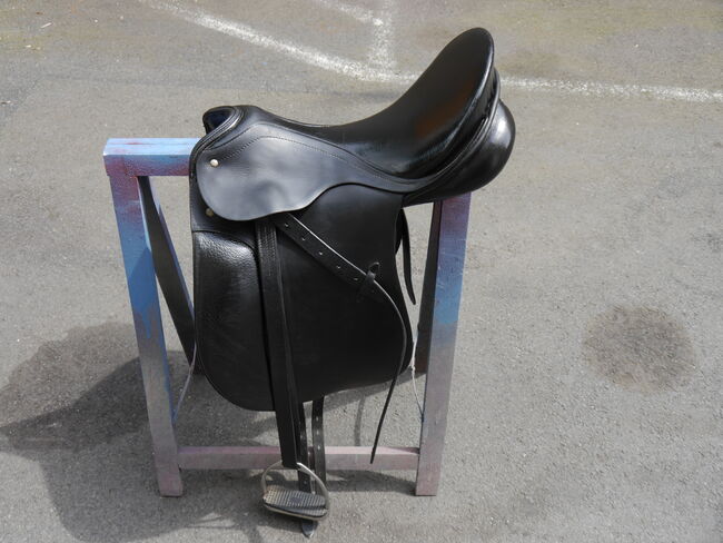 Passier Dressursattel A-Tempi 17" Keilkissen schwarz, Passier A-Tempi, KH, Dressage Saddle, Siegen