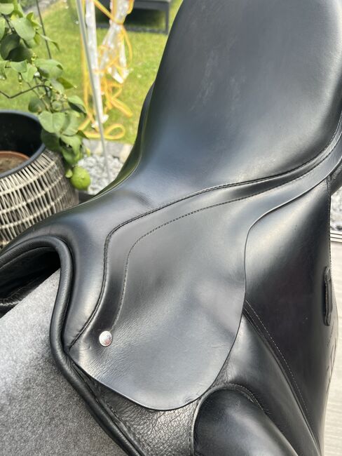 Passier Dressursattel EVO-D Mono 17“ Keil Schulterfreiheit, Passier EVO-D, Melanie Wellmann, Dressage Saddle, Bottrop, Image 2