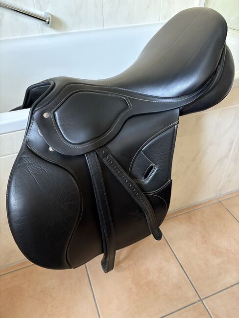 Passier Evo S schwarz 18 Zoll Kammer 32, Passier Evo S, Lisa-Marie Knieps, Siodła skokowe, München