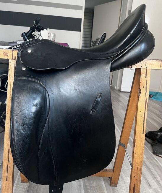 Passier Grand Gilbert 17,5 Zoll / 28,5 Kammer / 11/2002 Bj, Passier Grand Gilbert  17,5 Zoll / 28,5 Kammer / Neuwertig Gebraucht , Vivien Nater , Dressage Saddle, Berlin, Image 2