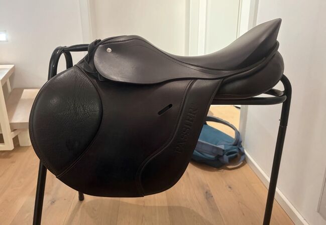 Passier Performance Springsattel 16,5” – top Zustand, Passier Performance, Wiebke Schilbock, Jumping Saddle, Meerbusch 
