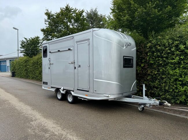 Pferdetransporter 2-Pferdeanhänger mit Seitenrampe und Wohnung Trailer Living Dusche, Dickenherr Dickenherr, Gerhard Strobel (Dickenherr Trucks und Trailers), Pferdeanhänger, Baden-Württemberg - Unterschneidheim