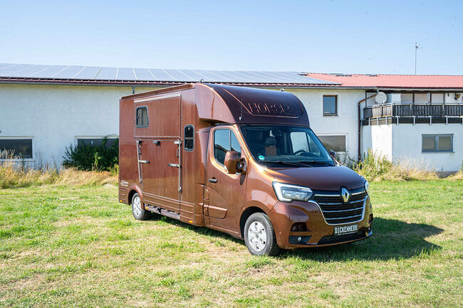 Pferdetransporter Hengstausstattung 5 Sitzer mit nur 43.300KM Klima Navi Viehtransporter Horsetruck, Renault Master 5 Sitzer Hengstausstattung, Gerhard Strobel (Dickenherr Trucks und Trailers), Pferdeanhänger, Baden-Württemberg - Unterschneidheim