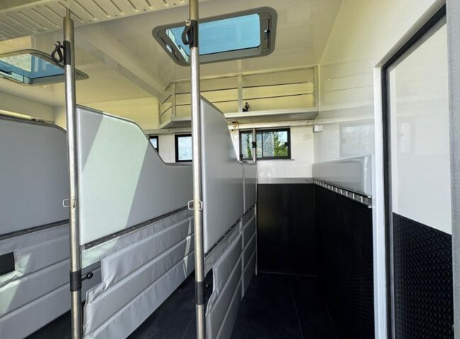 Pferdetransporter Mercedes Benz 1835 Antos Wohnmobil Horsetruck, Dickenherr Dickenherr Antos 1835, Gerhard Strobel (Dickenherr Trucks und Trailers), Pferdeanhänger, Baden-Württemberg - Unterschneidheim, Abbildung 17
