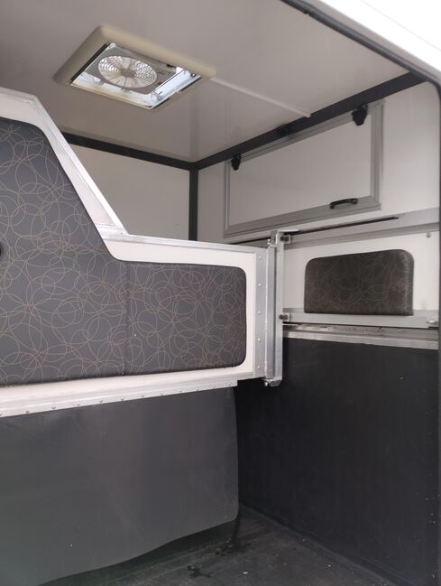 Pferdetransporter Renault 3,5t Hengstausstattung Viehtransporter, Renault Master Renault Master Hengst, Gerhard Strobel (Dickenherr Trucks und Trailers), Pferdeanhänger, Baden-Württemberg - Unterschneidheim, Abbildung 10