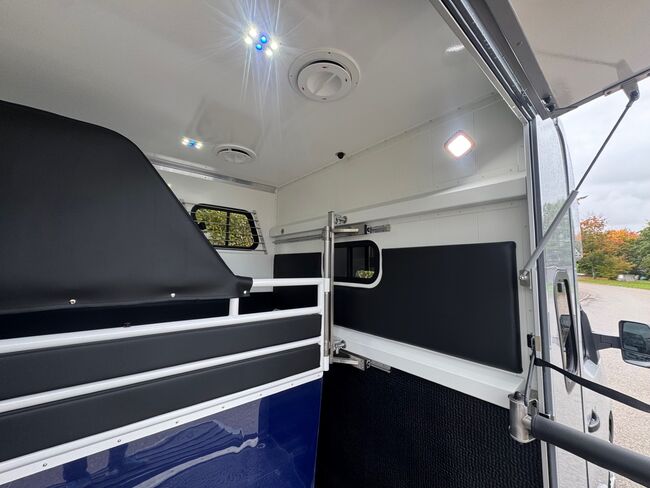 Pferdetransporter Renault Master 3 Schlafplätze 5 Sitzplätze 170PS Viehtransporter Tiertransporter, Dickenherr Dickenherr Team, Gerhard Strobel (Dickenherr Trucks und Trailers), Pferdeanhänger, Baden-Württemberg - Unterschneidheim, Abbildung 9