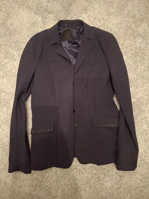 Pikeur Jacket in navy, Pikeur, Hannah Collet, Show Apparel, Trier