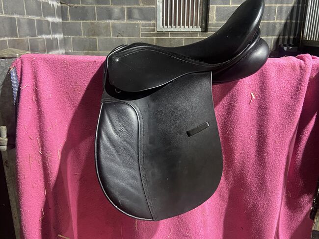 Pony saddle, Matilda, All Purpose Saddle, Dublin, Image 3