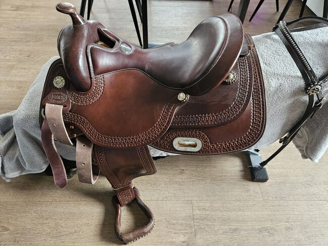 Pools Reiner Round Skirt, Pools Westernsattel , Yvonne Pütz , Western Saddle, Mönchengladbach