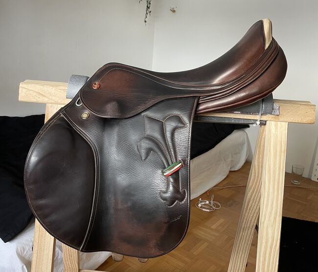 Prestige 18” 32 kommore, Prestige, Ajda, Siodła skokowe, Ljubljana