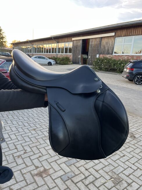 Prestige Springsattel COMO, Prestige Como, Astrid Möller, Jumping Saddle, Kassel, Image 3