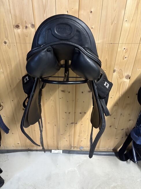 Prestige D1 schulterfrei Dressursattel, Prestige D1, Judith Schneider , Dressage Saddle, Gauting , Image 4