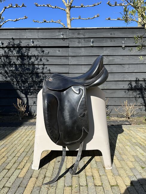 Prestige Doga saddle, Prestige Doga, Jenine, Dressage Saddle, Genemuiden , Image 2