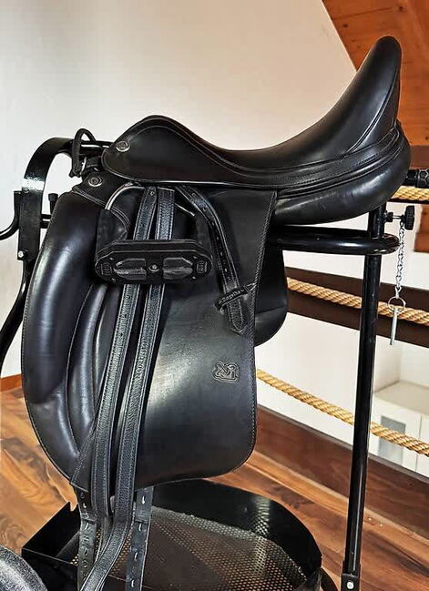 Prestige Dressursattel D2 K 17" Lux Leder, inkl. Zubehör, Ella, Dressursattel, Glarus